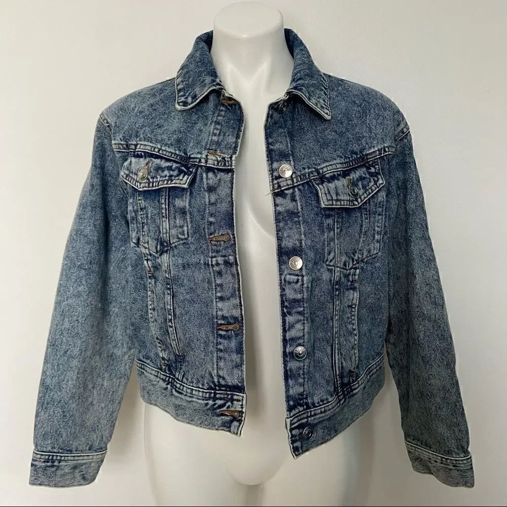 Acid wash vintage style cropped denim jacket